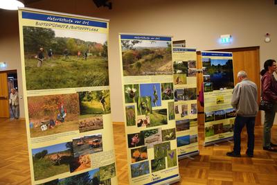 Bild vergrößern: Eine Ausstellung informierte über die reichhaltigen Aufgaben zum Schutz der Natur.