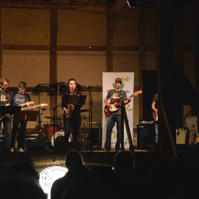 Die Band »Funkstörung« der Musikschule Söhre Kaufunger-Wald überzeugte in der gut gefüllten Zehntscheune.