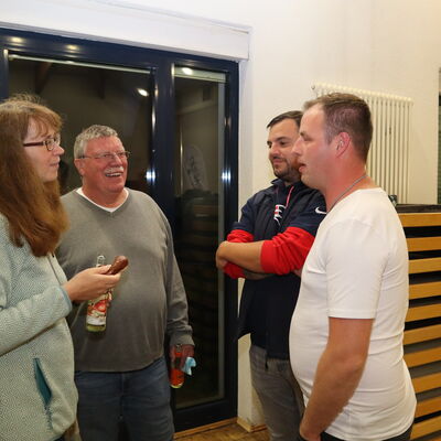 Bild vergr��ern: Im Dialog mit der B�rgerschaft: Melanie Busch (GLLK) und Rolf M�ller (KWG).