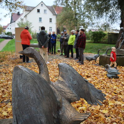 Bild vergr��ern: Im Rahmen des Dorfentwicklungsprogrammes des Landes Hessen soll die G�nserammel in Niederkaufungen als zentraler Begegnungsort des Ortsteils neugestaltet werden.