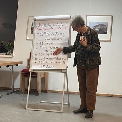 Bild vergr��ern: Einf�hrung von Christiane Eiche.